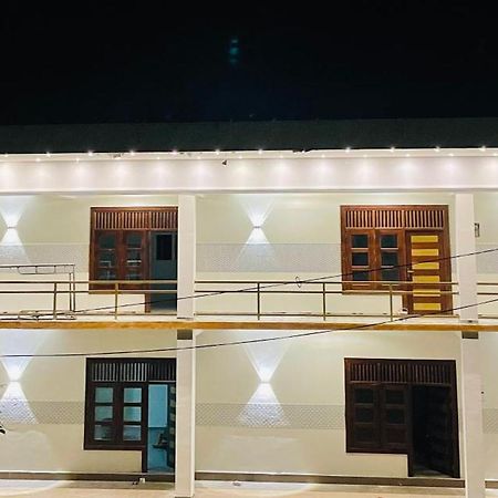 Great Victoria Palace Ratnapura Eksteriør billede