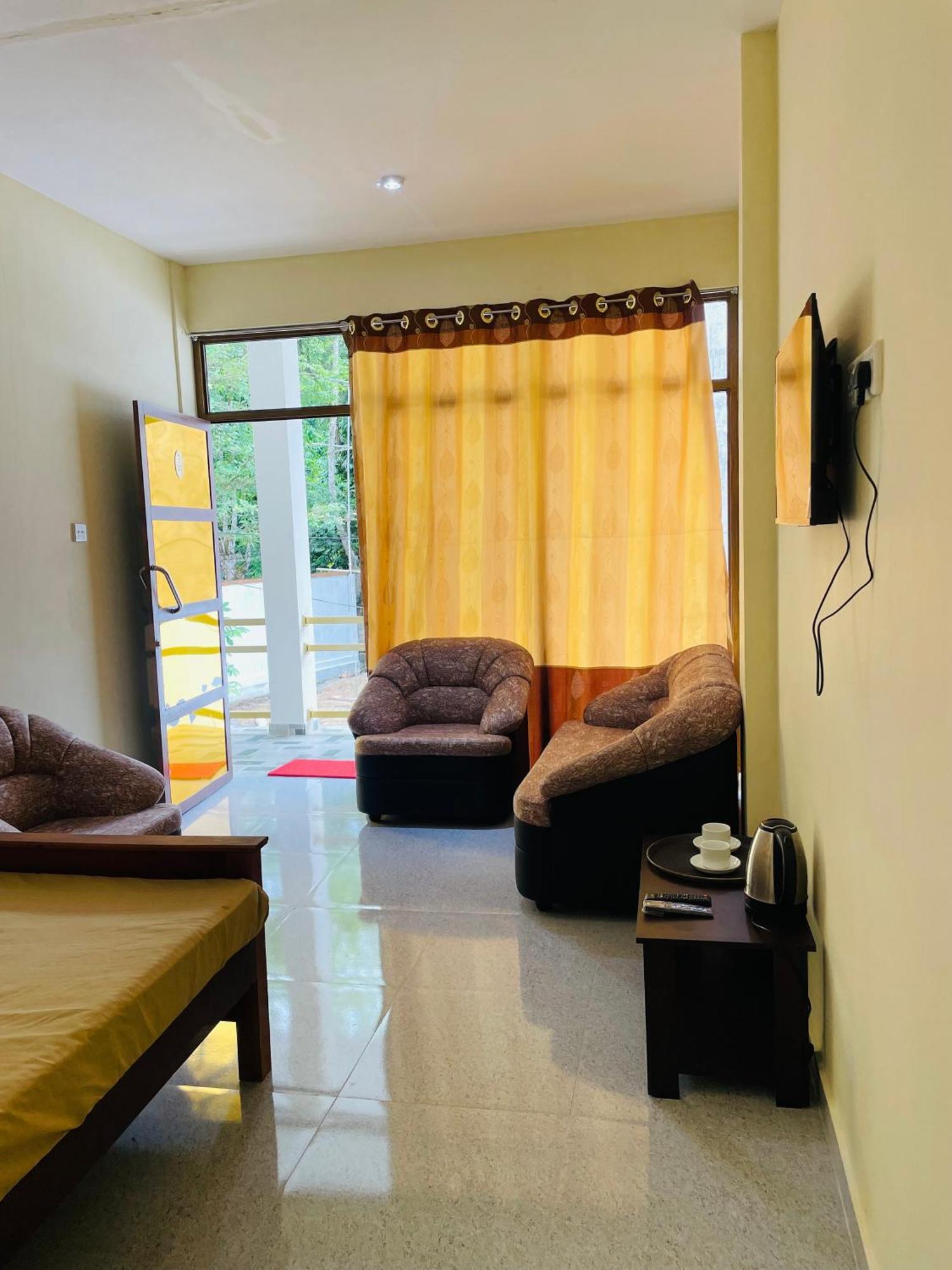 Great Victoria Palace Ratnapura Eksteriør billede